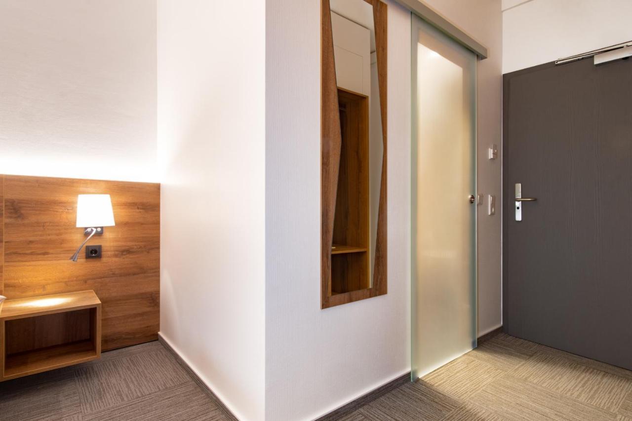 Hotel Wettiner Hof リーザ エクステリア 写真